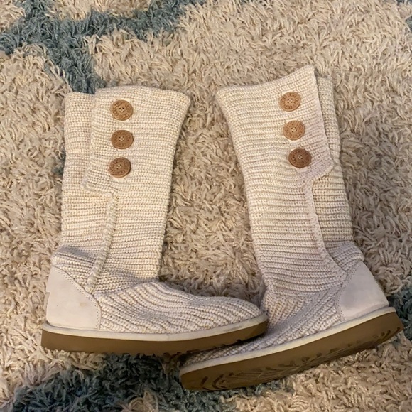UGG Shoes - Cream and gold knit Uggs size 7